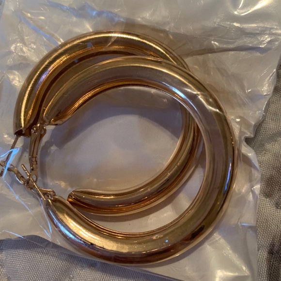 Gold hoops - Picture 3 of 3